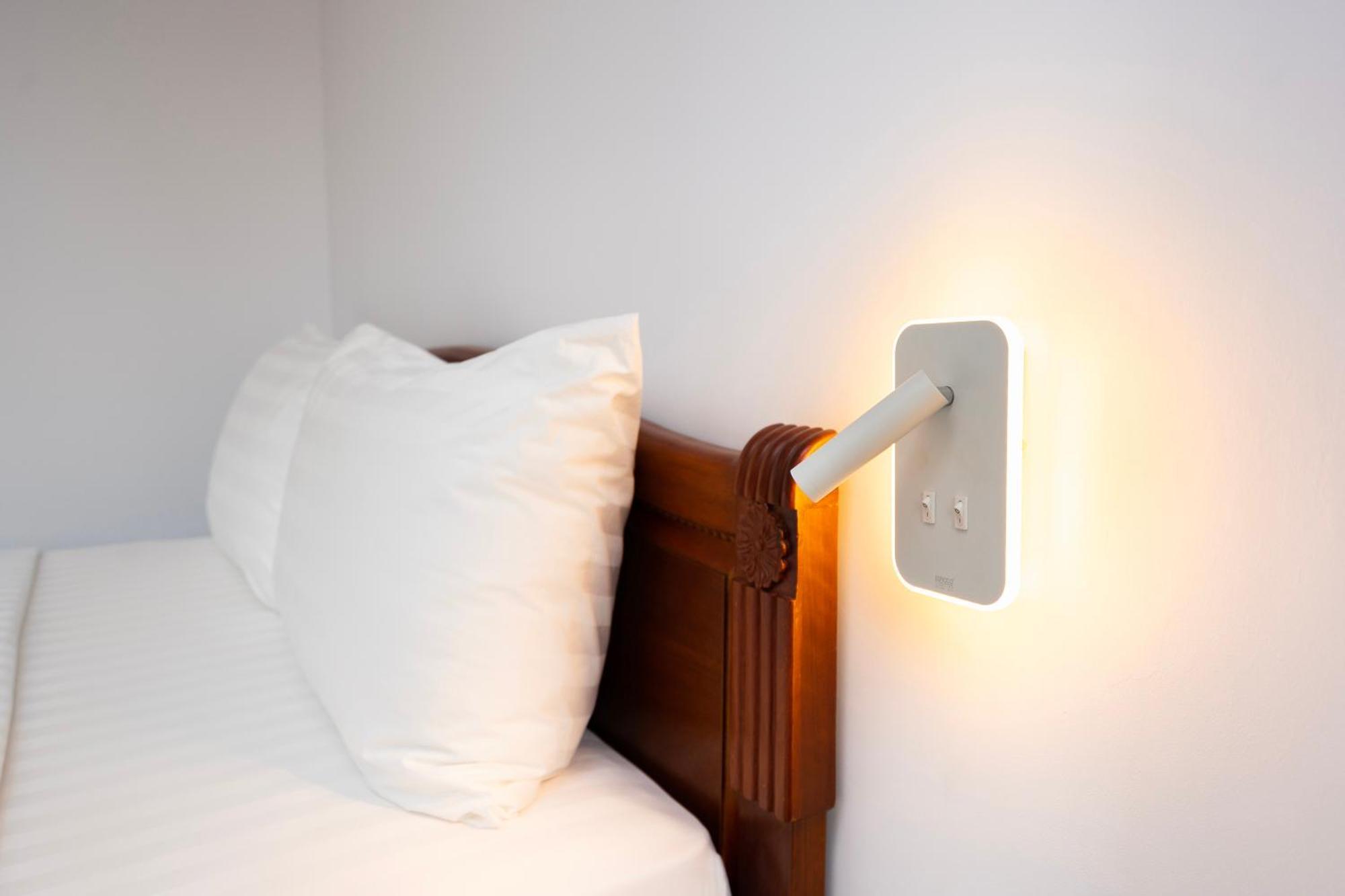 Hoang Luxury Dist 1 Khách sạn 3*